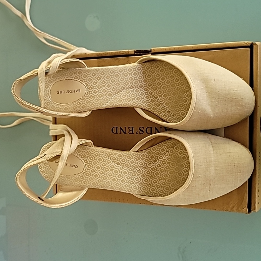 Women's shoes